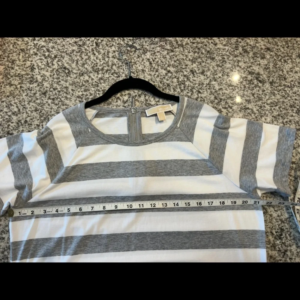 MICHAEL Michael Kors Gray And White T-Shirt Dress Size Large - Picture 6 of 7